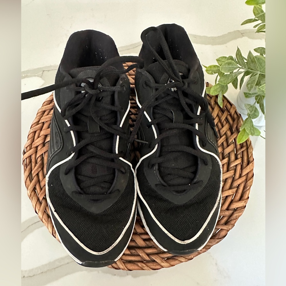 Nike KD Mens Size 9 Black White Basketball shoes